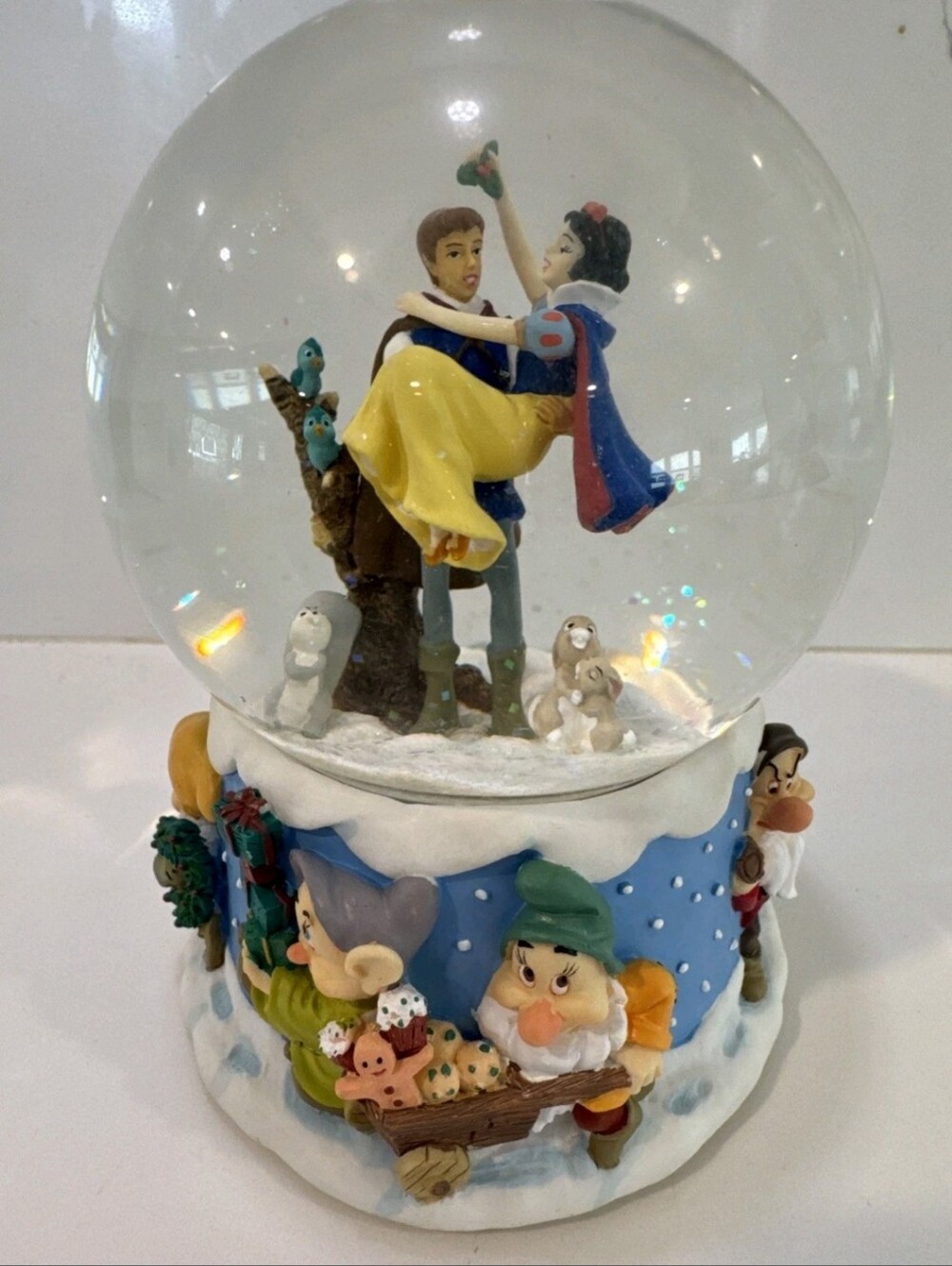 Disney Snow White Enesco Musical Water Globe